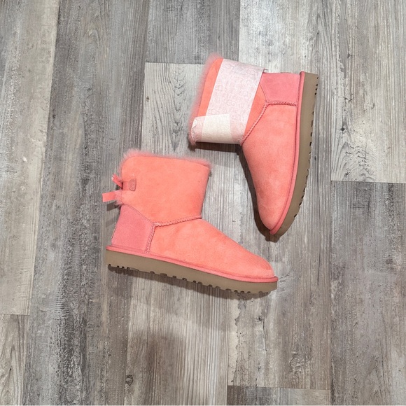 UGG Women’s Mini Bailey Bow Boots Pink/Coral Size 10 (EU 41) New - Picture 2 of 8